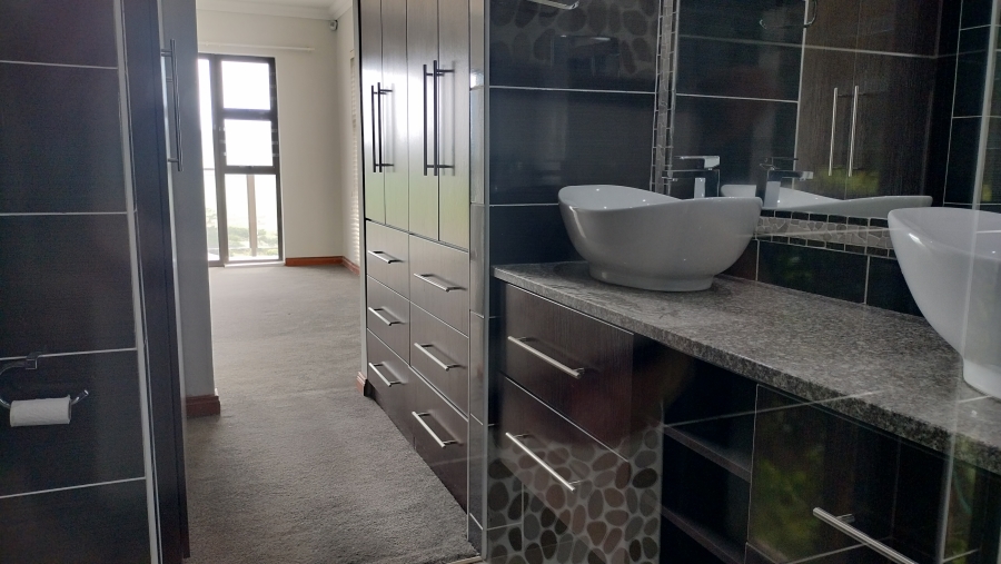 3 Bedroom Property for Sale in Fraaiuitsig Western Cape